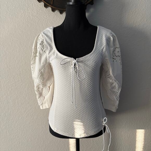 FREE PEOPLE Eyelets Embroidered Peasant Blouse Bone SzS Boho Cottagecore Country - Picture 1 of 10